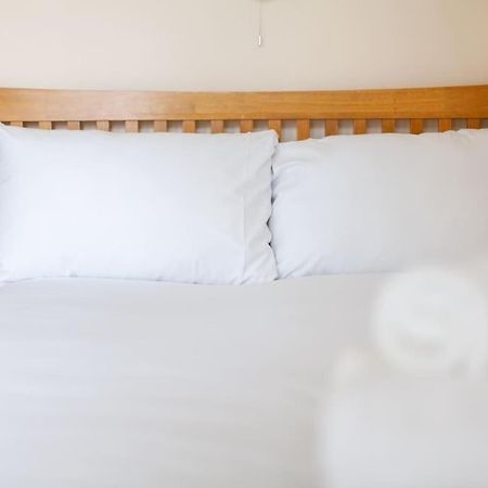 Spacious & Central 3-Bed Flat By Popular Waterloo! Лондон Екстериор снимка